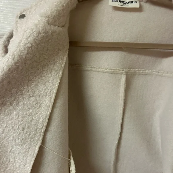 No Boundaries Asymmetric Sherpa Moto Cropped Jacket - Picture 10 of 10